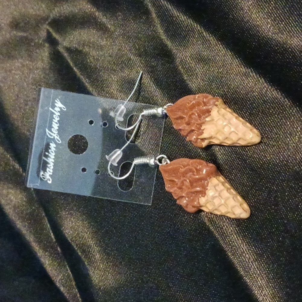 Chocolate - Picture 3 of 6